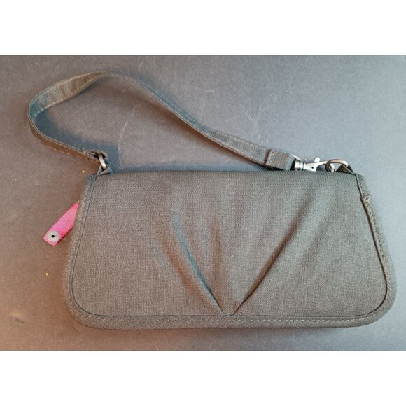 REI Black Wristlet Purse Wallet, Zip Close Removeable Strap - Picture 2 of 4